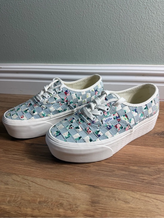Vans Shoes - Women’s Vans Floral Authentic Stackform Woven Floral/Denim Platform Sneakers 6.5